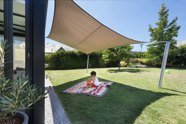 Fixation voile d'ombrage pour véranda