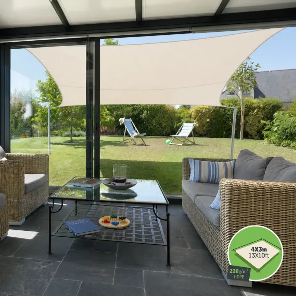 Telo ombreggiante per veranda, filtra la luce e offre freschezza e comfort per tutta l’estate.