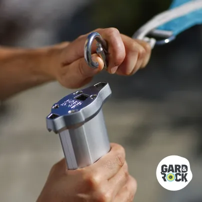 Fixation voile d'ombrage sur mât