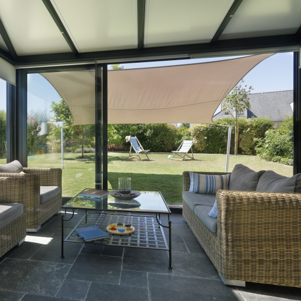 Soluzione di protezione solare per veranda Gard & Rock