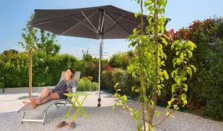 Quale base per ombrellone scegliere? Guida completa per una fissazione stabile e adatta al tuo utilizzo